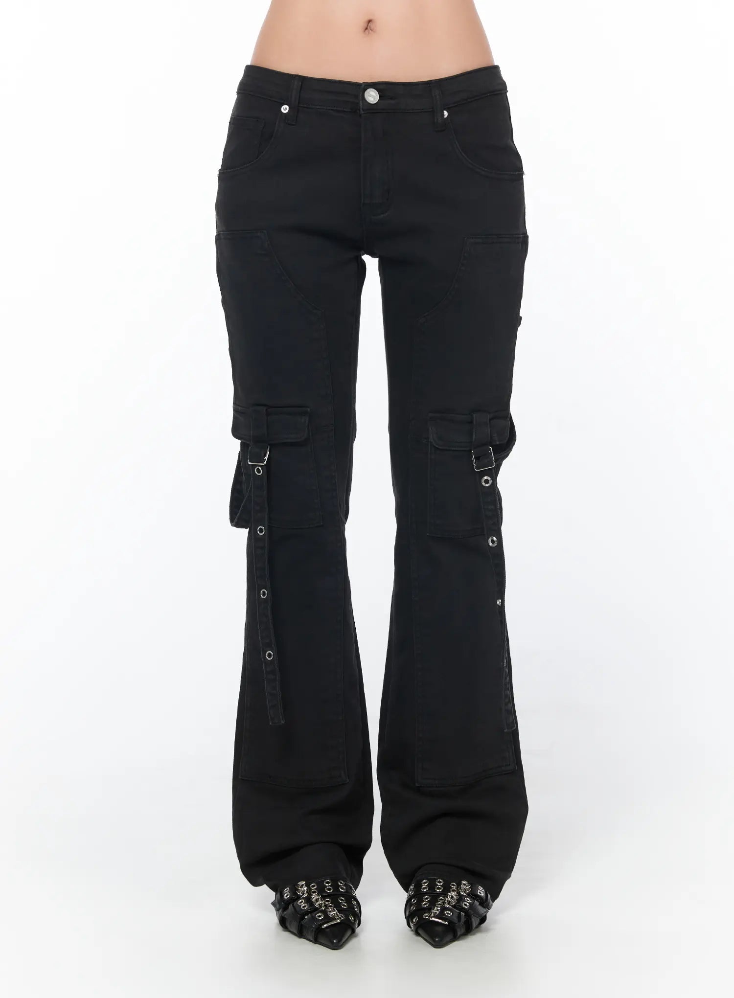 black-bucle-bootcut-cargo-pants-cy513