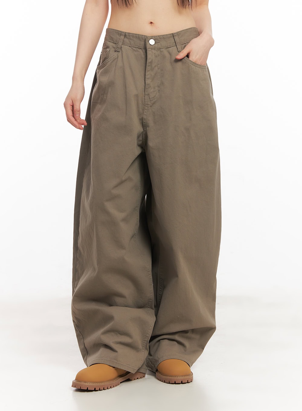 solid-pocketed-wide-fit-trousers-ca523