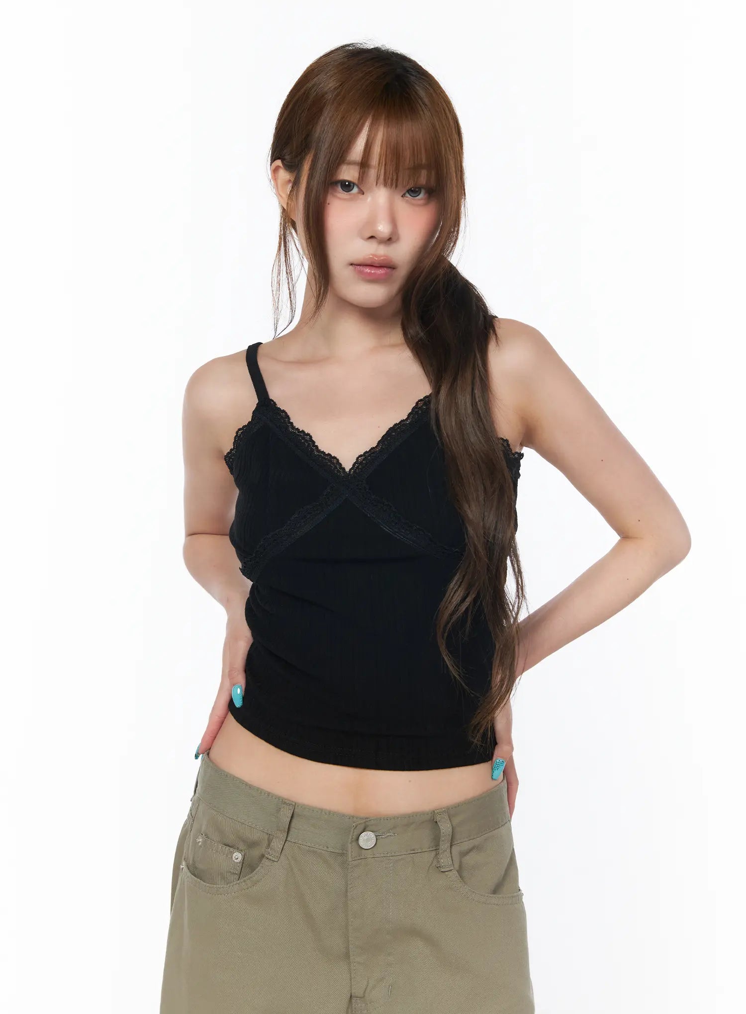 lace-trim-v-neck-camisole-cy529