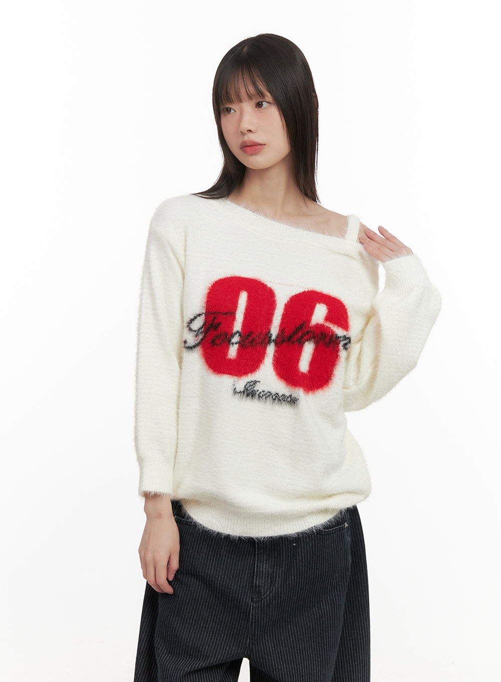 one-shoulder-graphic-fuzzy-sweater-cd425