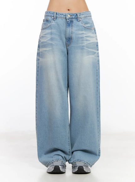 Yuqi Vintage Wash Wide-Leg Jeans CF526