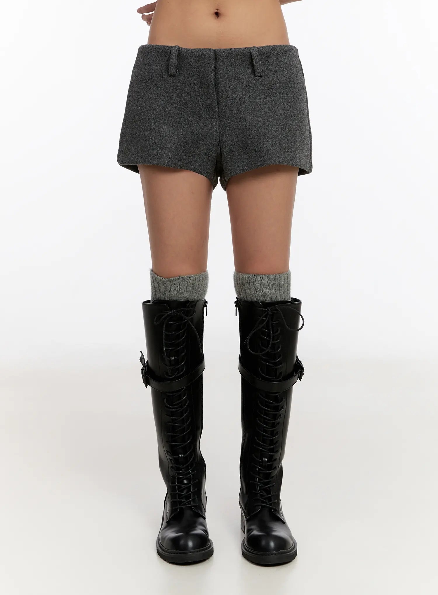 low-rise-wool-blended-shorts-cn527