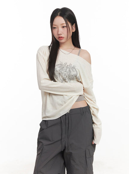 graphic-off-shoulder-long-sleeve-top-ca518