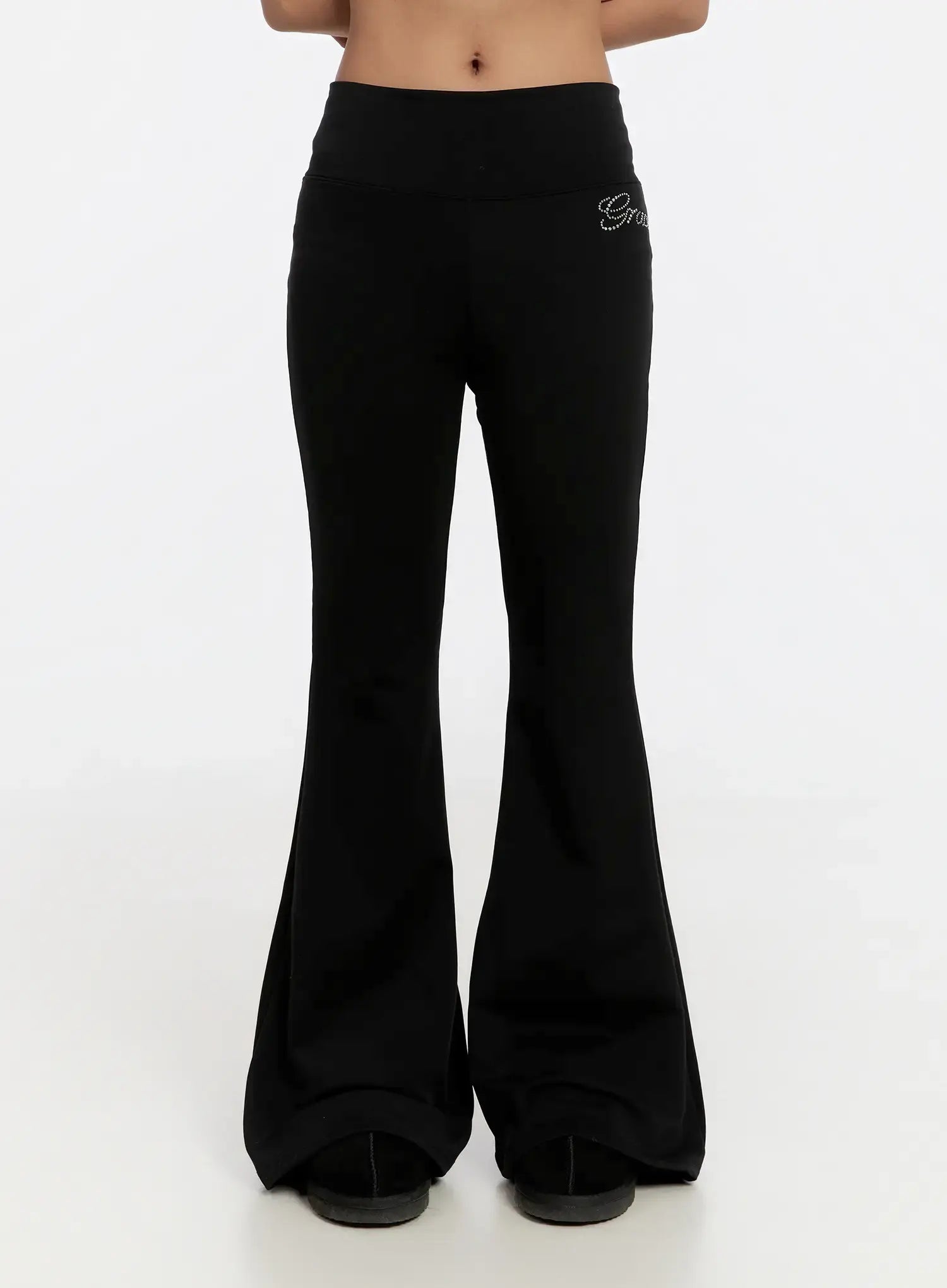 embroidered-lettering-flare-sweatpants-cn527