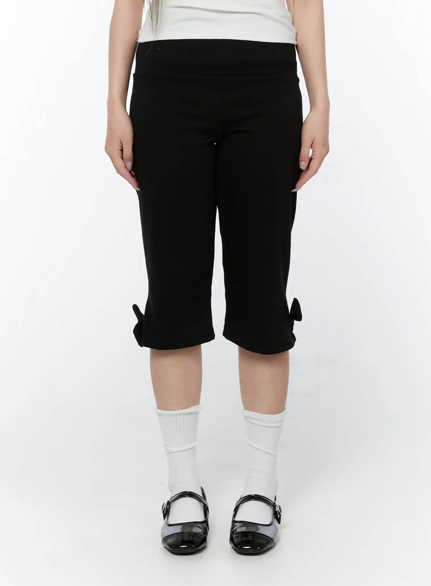 ribbed-hem-capri-pants-with-bow-detail-cy518
