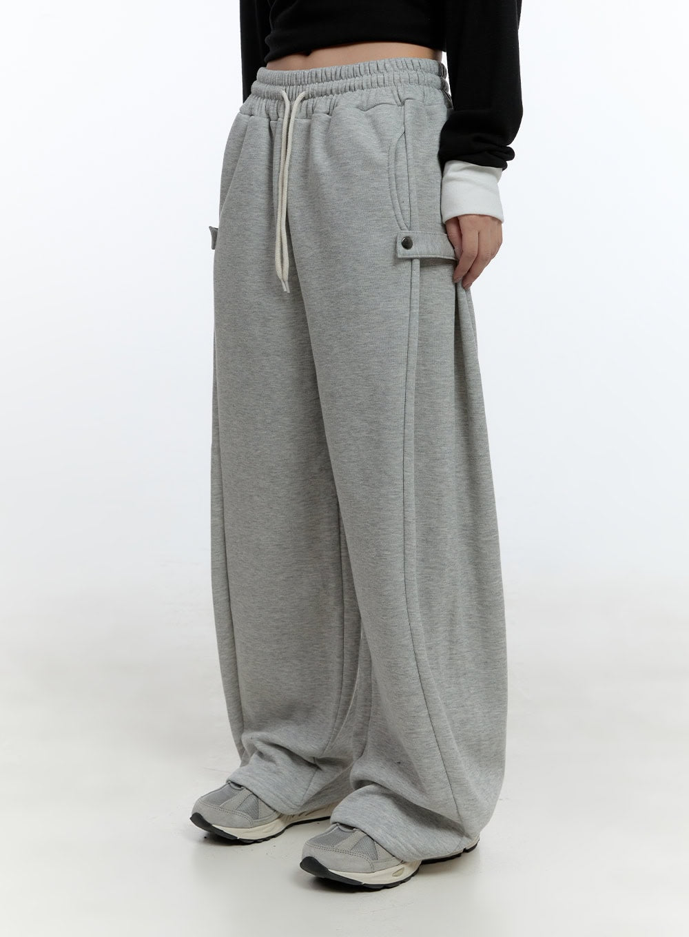 drawstring-wide-fit-sweatpants-cd423