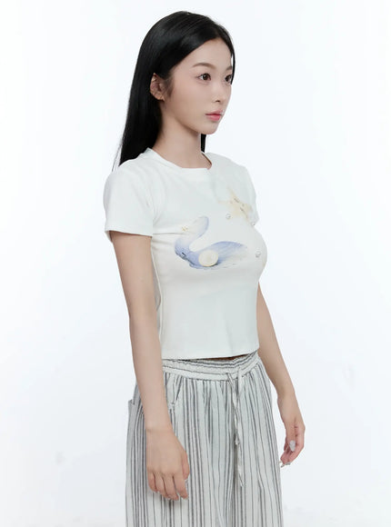 river-graphic-crop-top-cl530