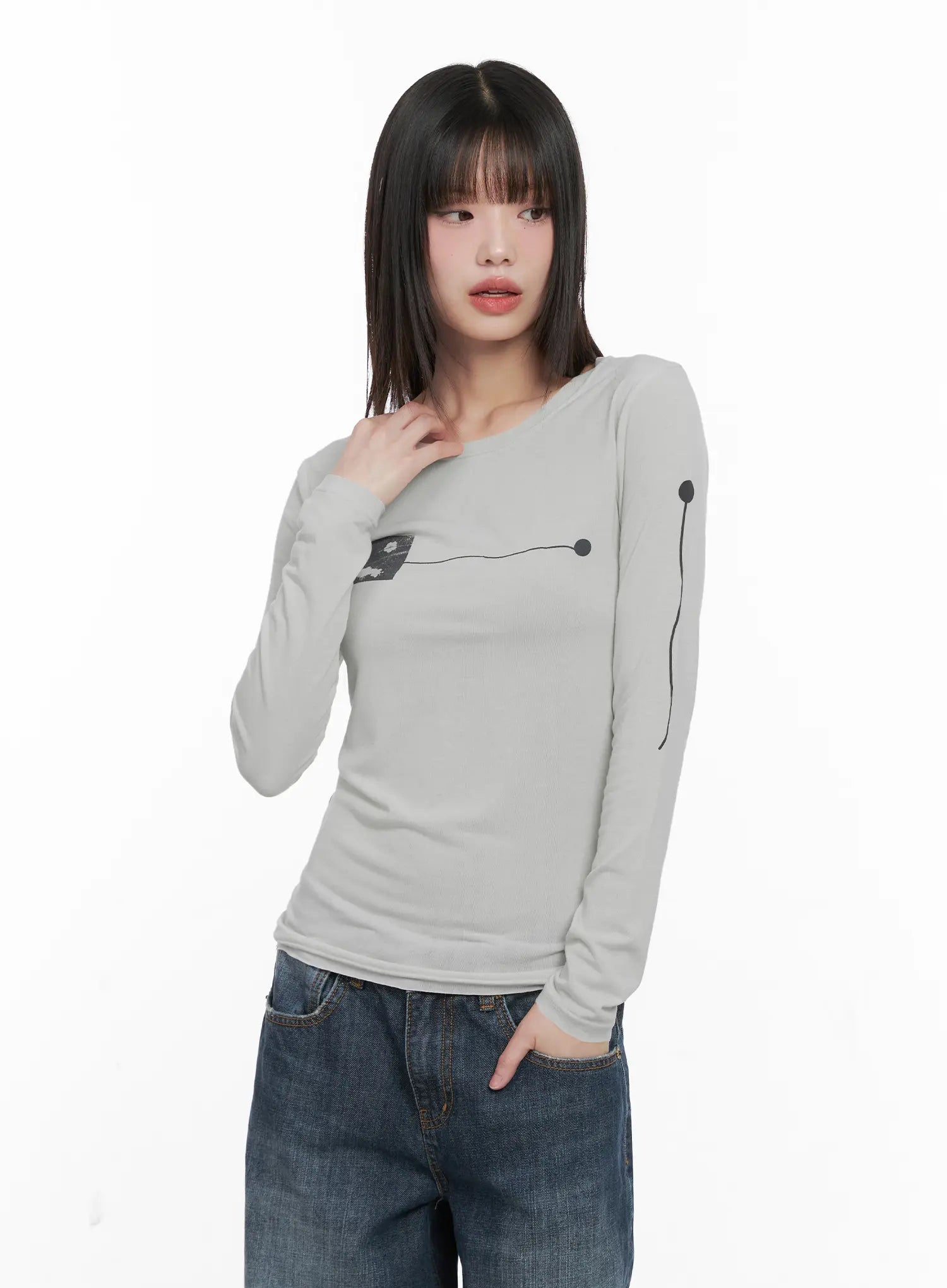 u-neck-graphic-long-sleeve-cn510 / Dark green