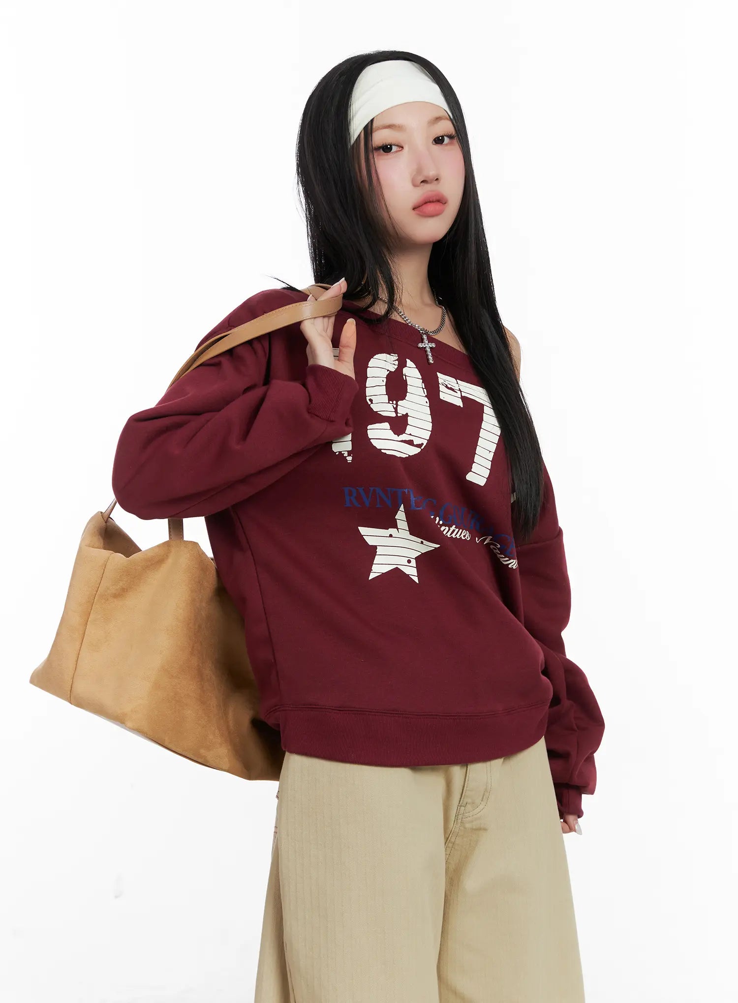 oversized-off-shoulder-graphic-sweatshirt-cn528