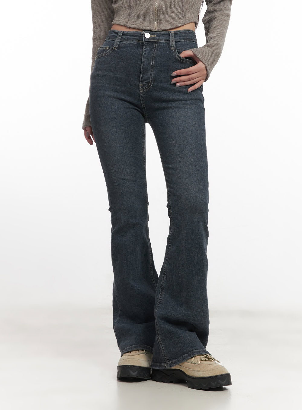 lucienne-contour-flared-jeans-cf524