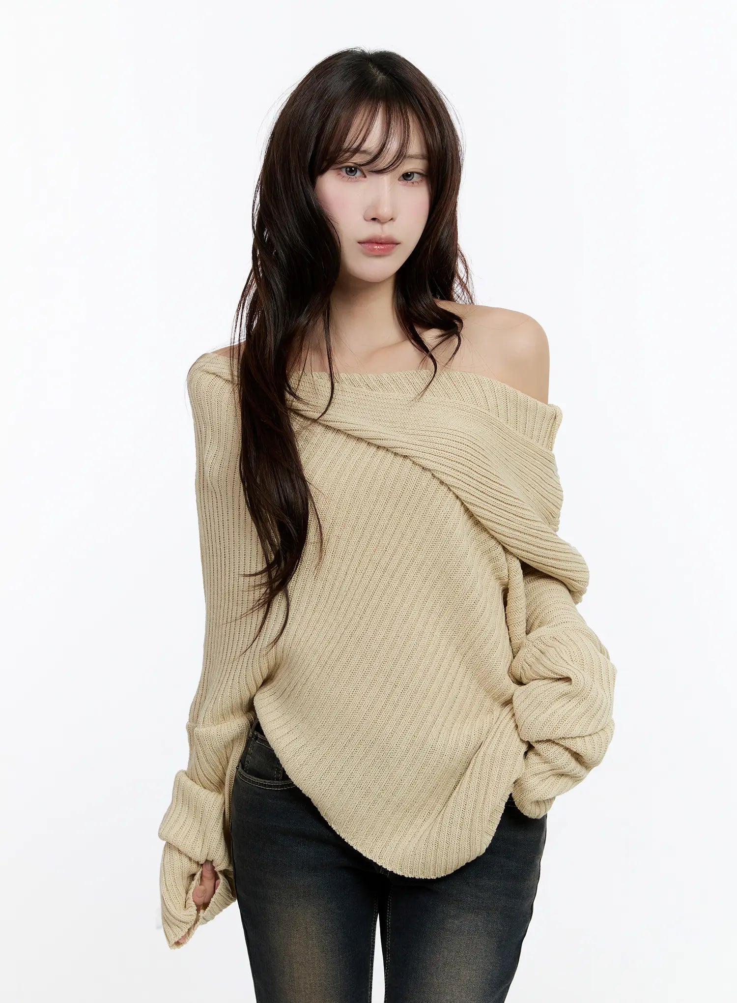 casual-asymmetrical-knit-hoodie-cn524 / Light beige
