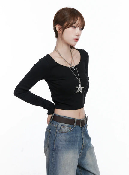 basic-u-neck-long-sleeve-crop-tee-cg529 / Black