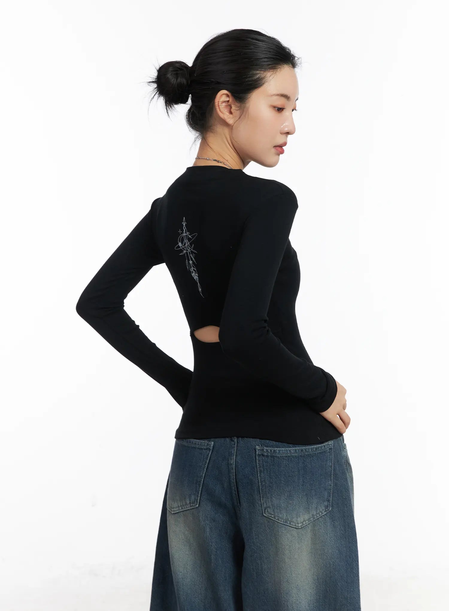 back-cut-out-mock-neck-long-sleeve-top-cd509 / Black