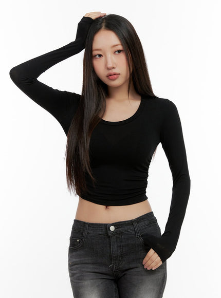 u-neck-slim-fit-long-sleeve-crop-top-cn406 / Black