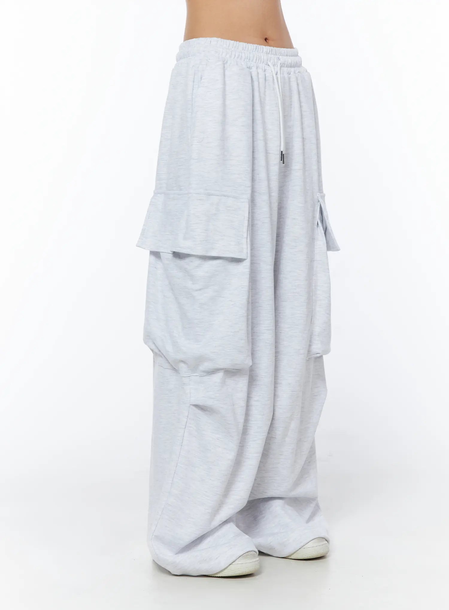 wide-leg-cargo-sweatpants-cy527