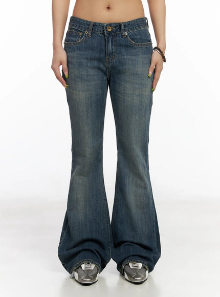 Reah Loose-Fit Flared Bootcut Jeans CM520