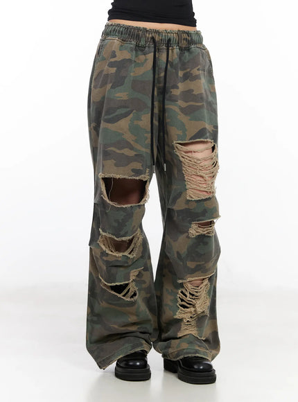 distressed-wide-leg-camo-pants-cd1202