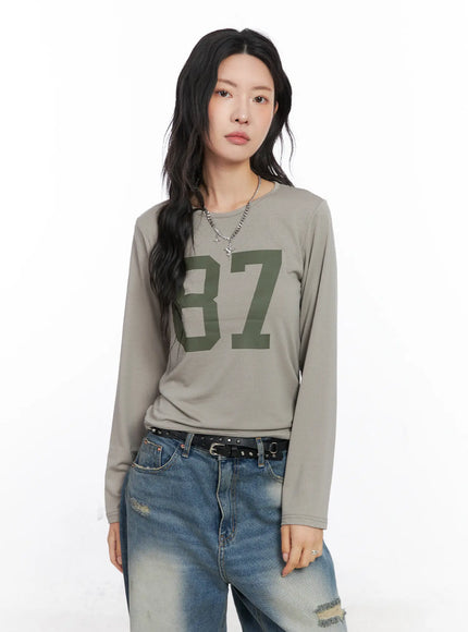 graphic-numbered-print-long-sleeve-top-co508 / Dark green