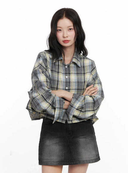 plaid-cropped-button-up-shirt-cn504 / Gray