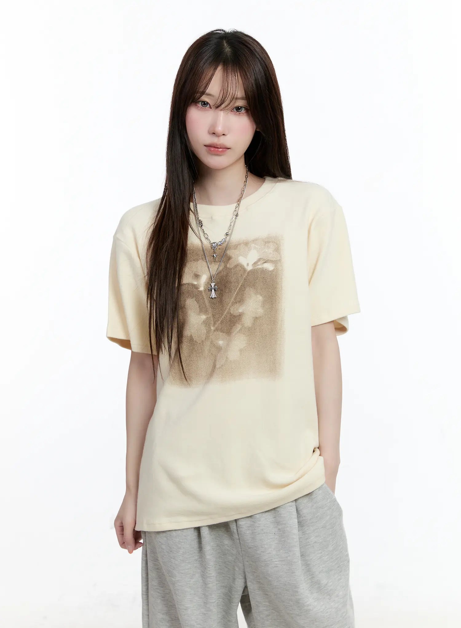 oversized-graphic-fleece-lined-shirt-cn525 / Light beige