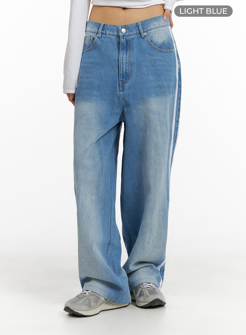 low-waist-striped-baggy-jeans-unisex-cm407 / Light blue