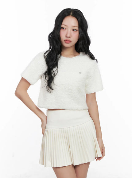 faux-fur-crop-top-cn514 / White