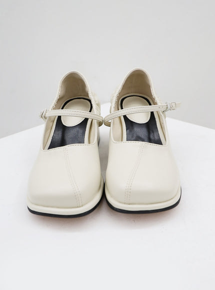 Round Heeled Mary Janes BU5