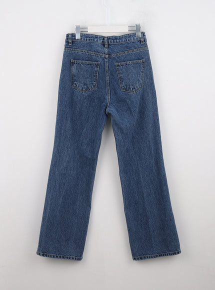 straight-leg-jeans-on324