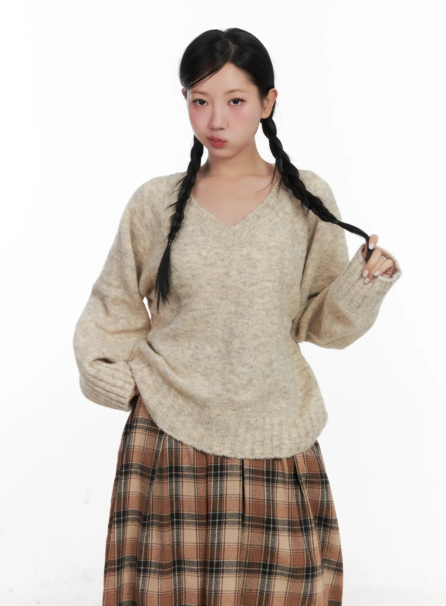 v-neck-long-sleeve-sweater-cn528 / Beige