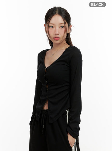 v-neck-buttoned-top-cl431 / Black