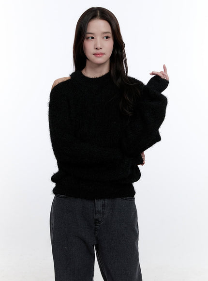 chic-cut-out-sweater-on418 / Black