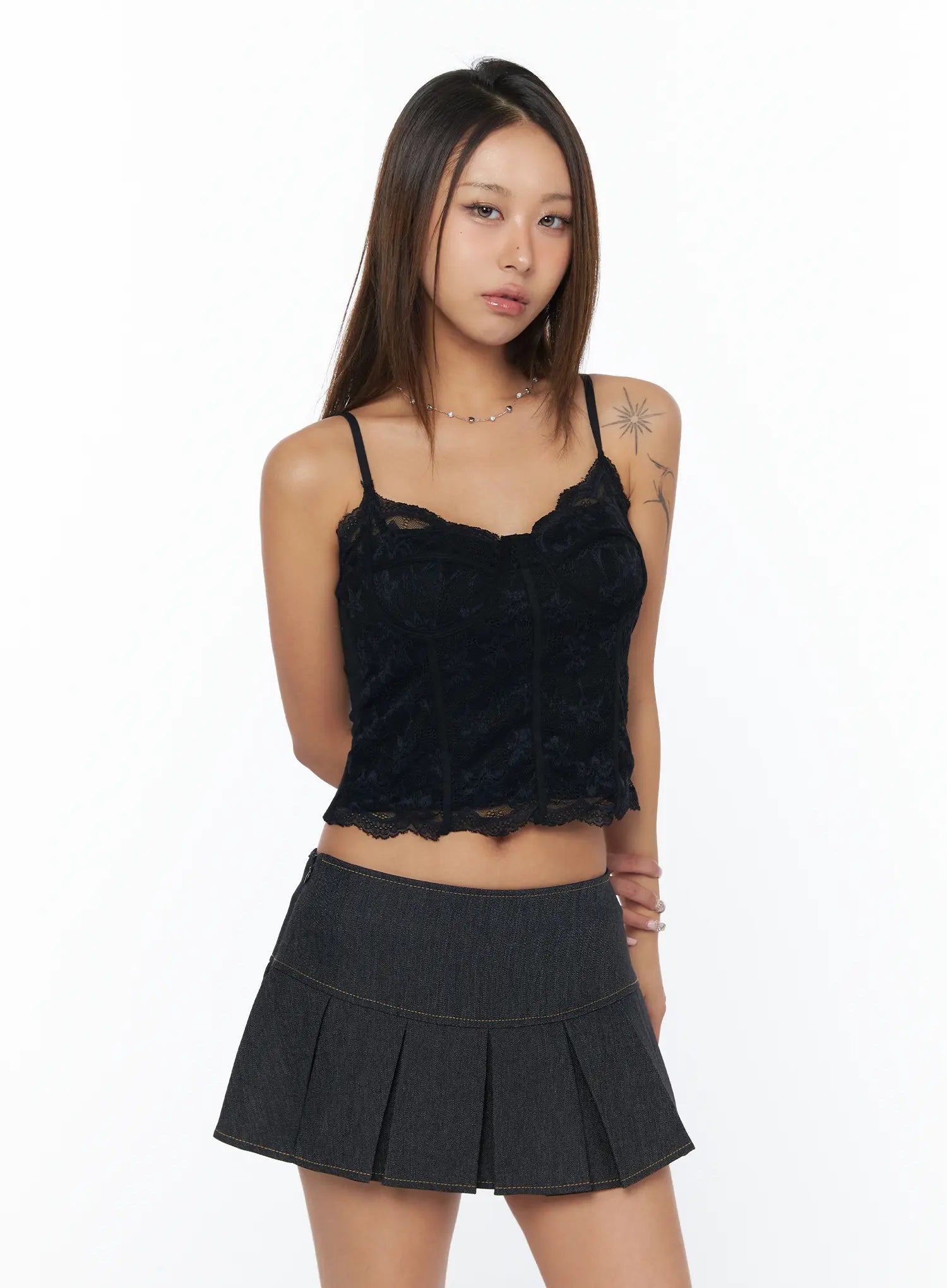 sheer-floral-lace-tank-top-ca516 / Black