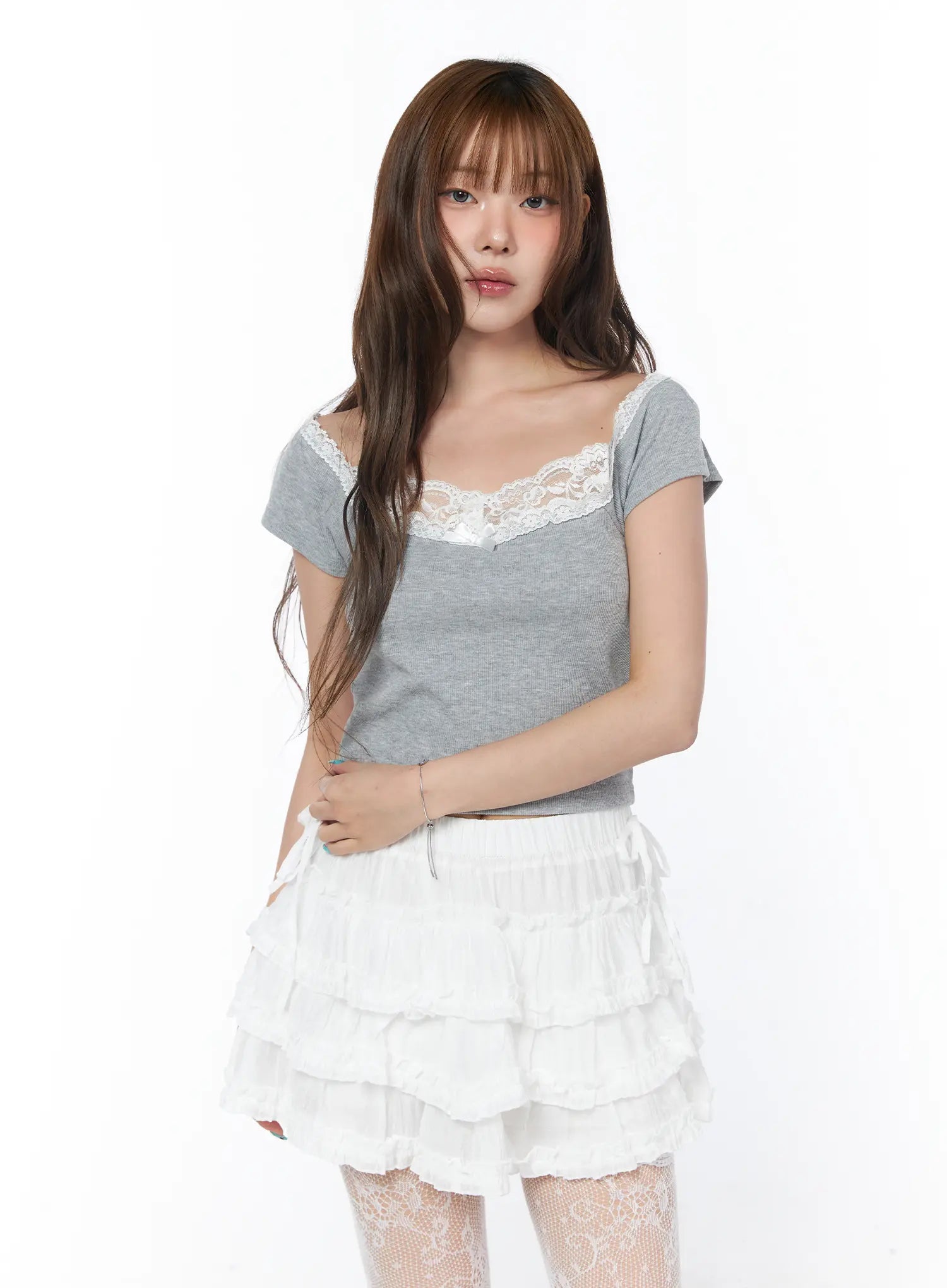 off-shoulder-lace-detail-crop-tee-cy529 / Gray