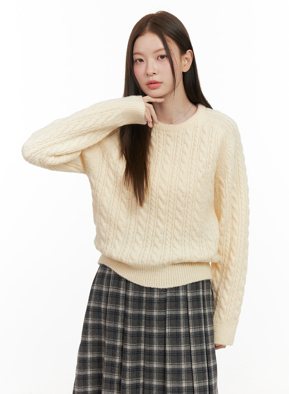 cable-knit-essential-sweater-od412 / Light beige