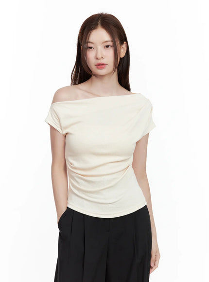 asymmetrical-off-shoulder-short-sleeve-top / Light beige