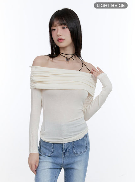 long-sleeve-off-shoulder-slim-top-cg412 / Light beige
