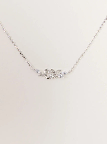 acc-trefoil-petal-necklace-kc1008 / Silver