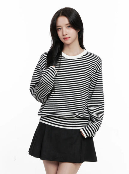 striped-round-neck-knit-sweater-co524 / White