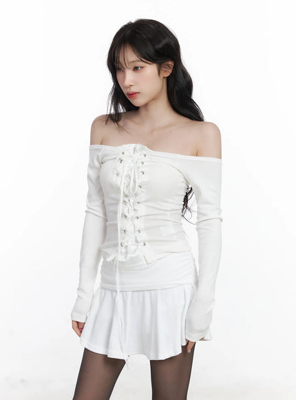 off-shoulder-eyelet-lace-up-top-cj527 / White