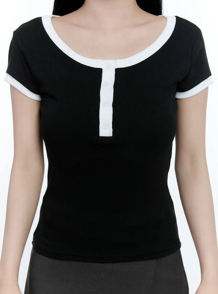 contrast-basic-u-neck-tee-cl530