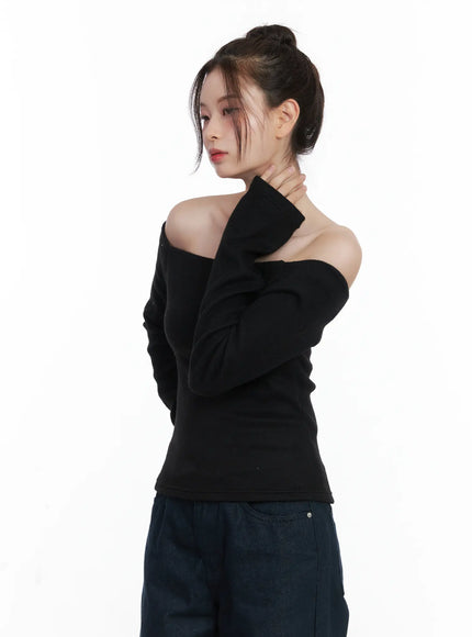 fleece-off-shoulder-long-sleeve-top-cn519 / Black