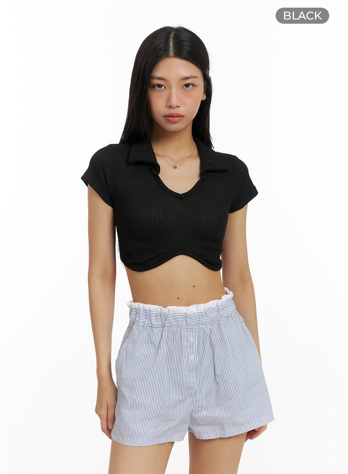 solid-v-neck-collar-cropped-tee-ca424 / Black