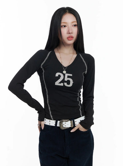 graphic-v-neck-long-sleeve-cj514 / Black