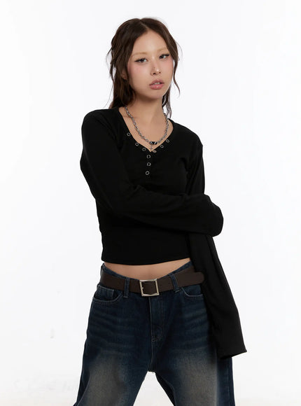 v-neck-buttoned-slim-long-sleeve-tee-cn527 / Black