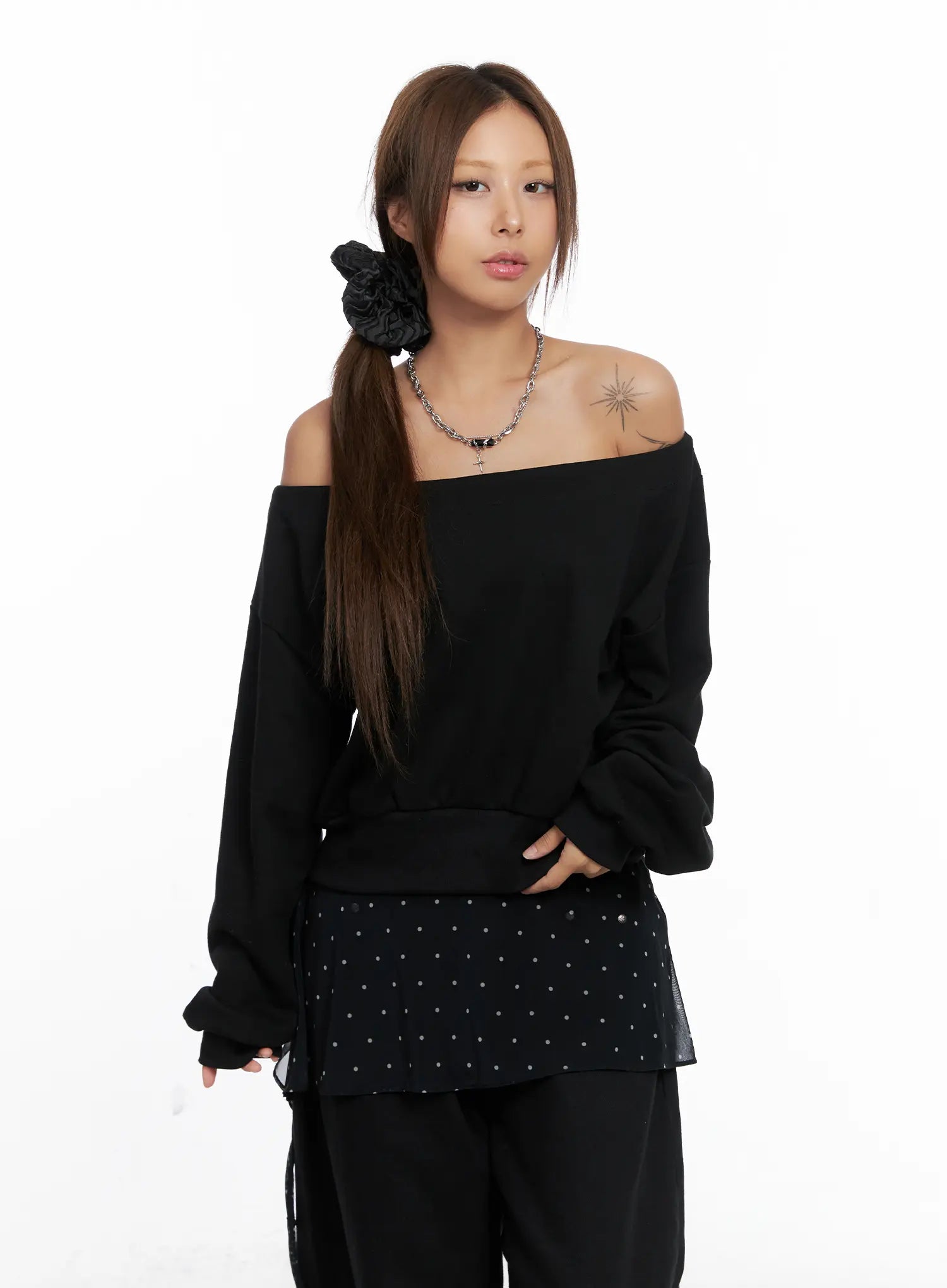 Off-Shoulder Boat Neck Sweatshirt CS524