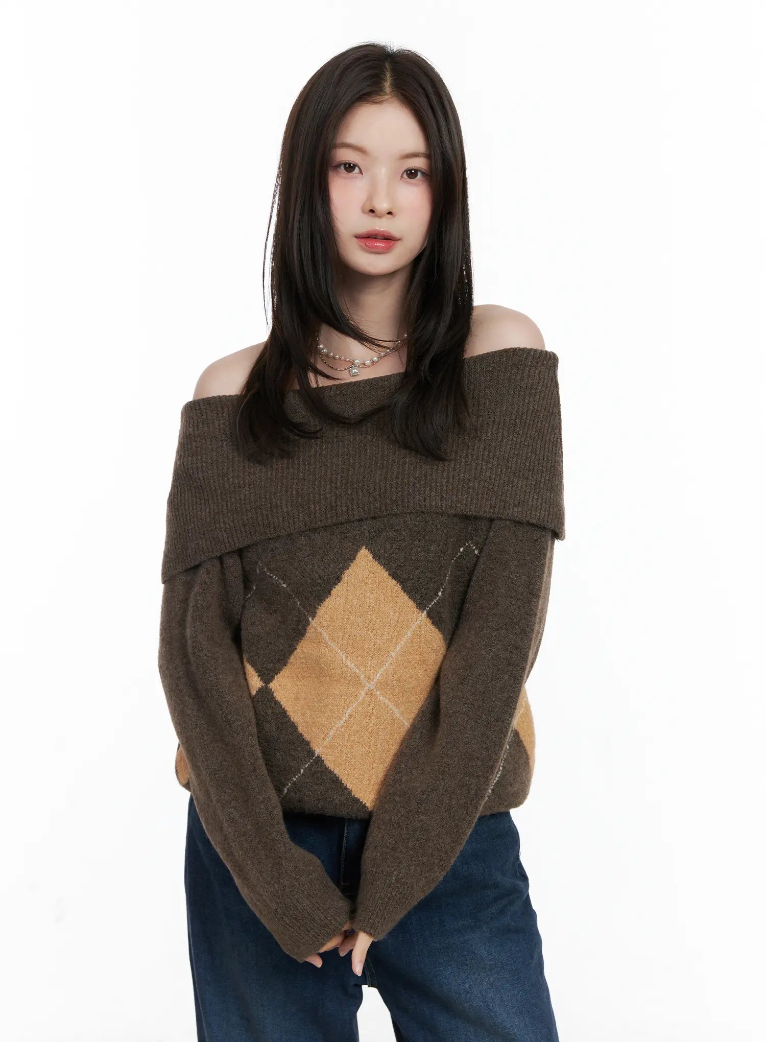 argyle-off-shoulder-knit-sweater-cn518 / Dark brown