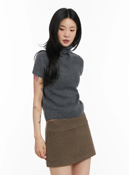 Short Sleeve Turtleneck Knit Top CD509
