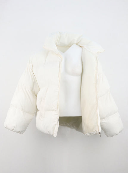 oversized-high-neck-puffer-jacket-on315