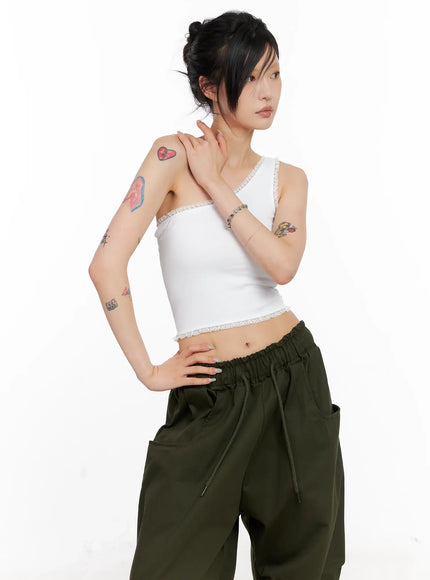 asymmetric-lace-trim-ribbed-top-cl525 / White