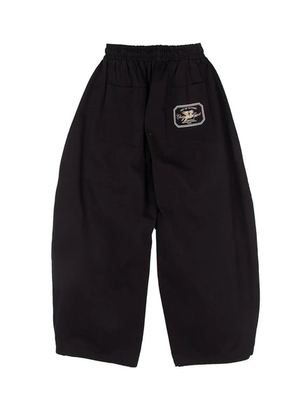 back-pocket-detail-white-pants-cj512